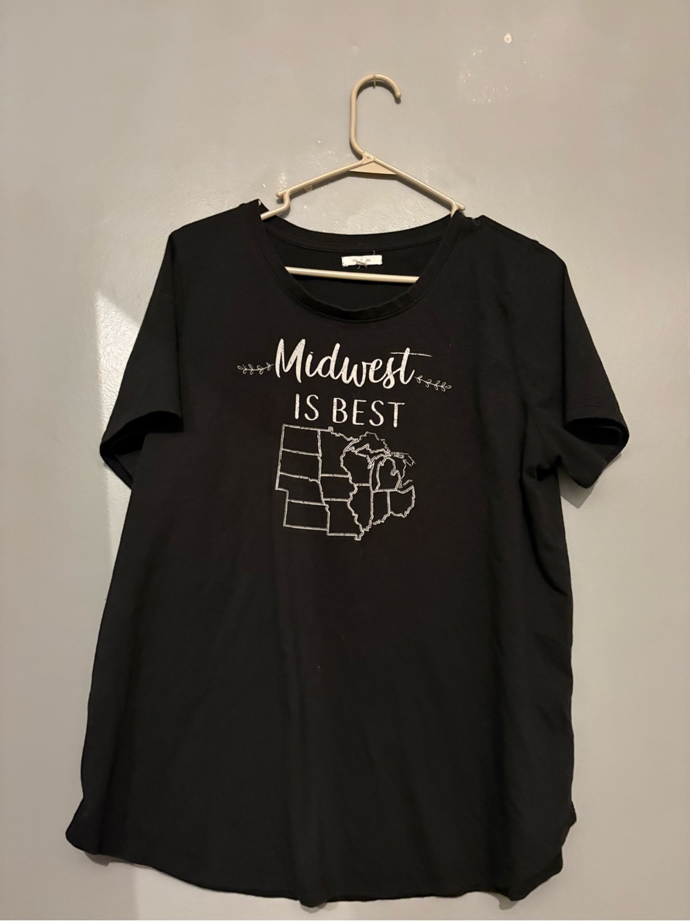 Maurices Black 'Midwest Is Best' Graphic Short Sleeve Tee